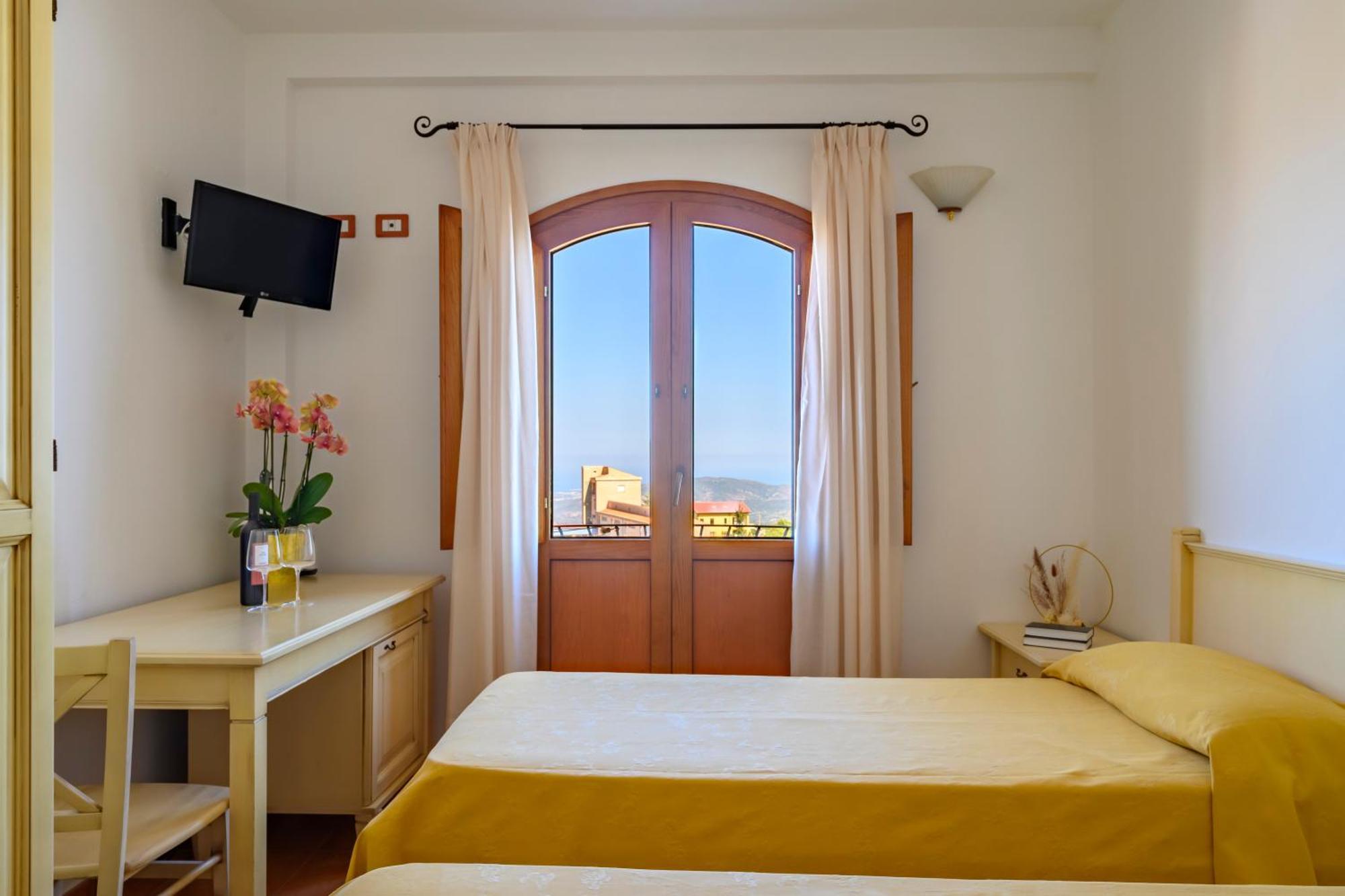 Hotel Marie Claire Lanusei Ngoại thất bức ảnh