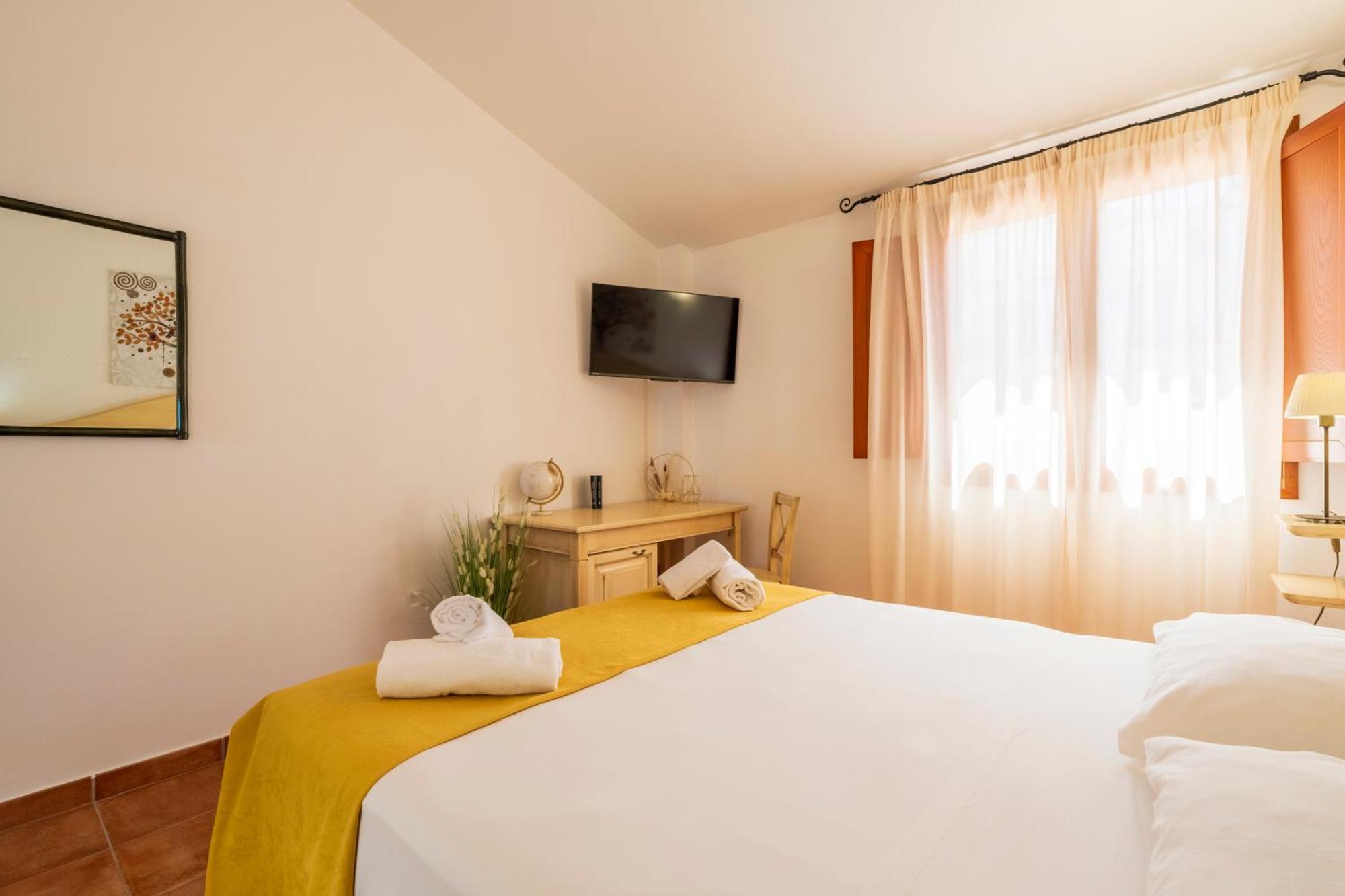 Hotel Marie Claire Lanusei Ngoại thất bức ảnh